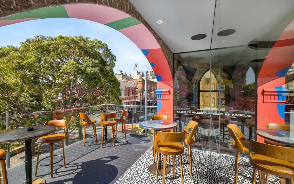 Kinselas Hotel